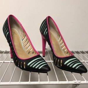 Like New qwen stefani pumps